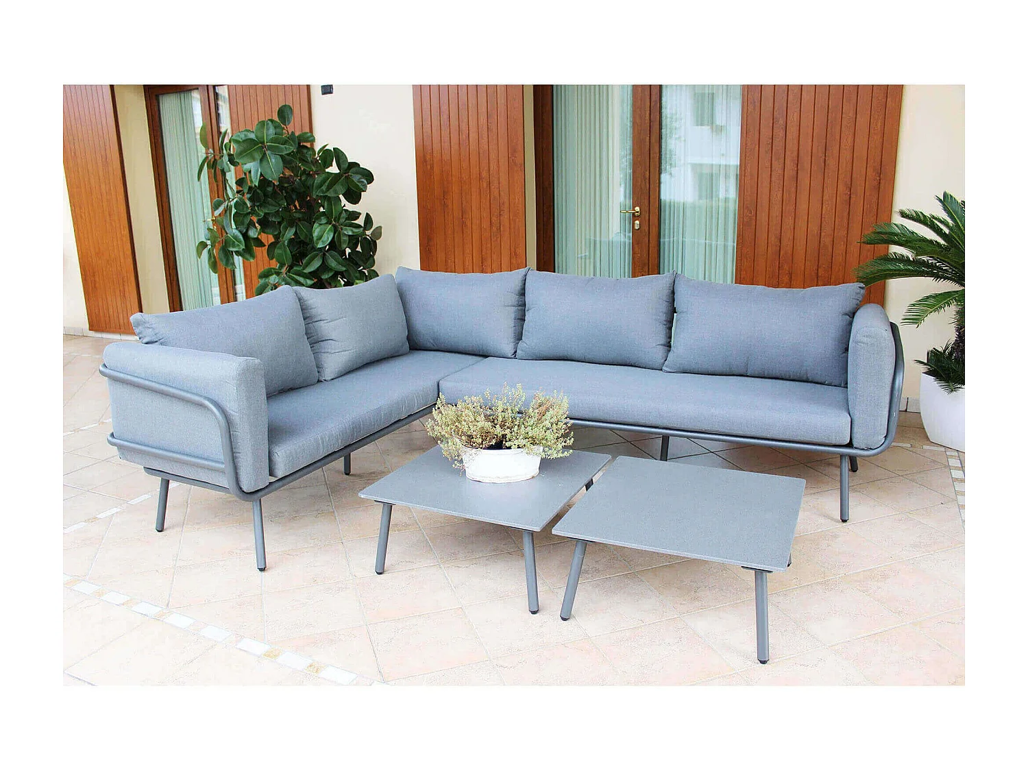 MilaniHome.it - Salotto con divano angolare ad angolo per giardino portico esterno con 2 tavolini, D.197x73x70/D.196x73x70/T.65x65x31 Colore Grigiodi coloreGrigio