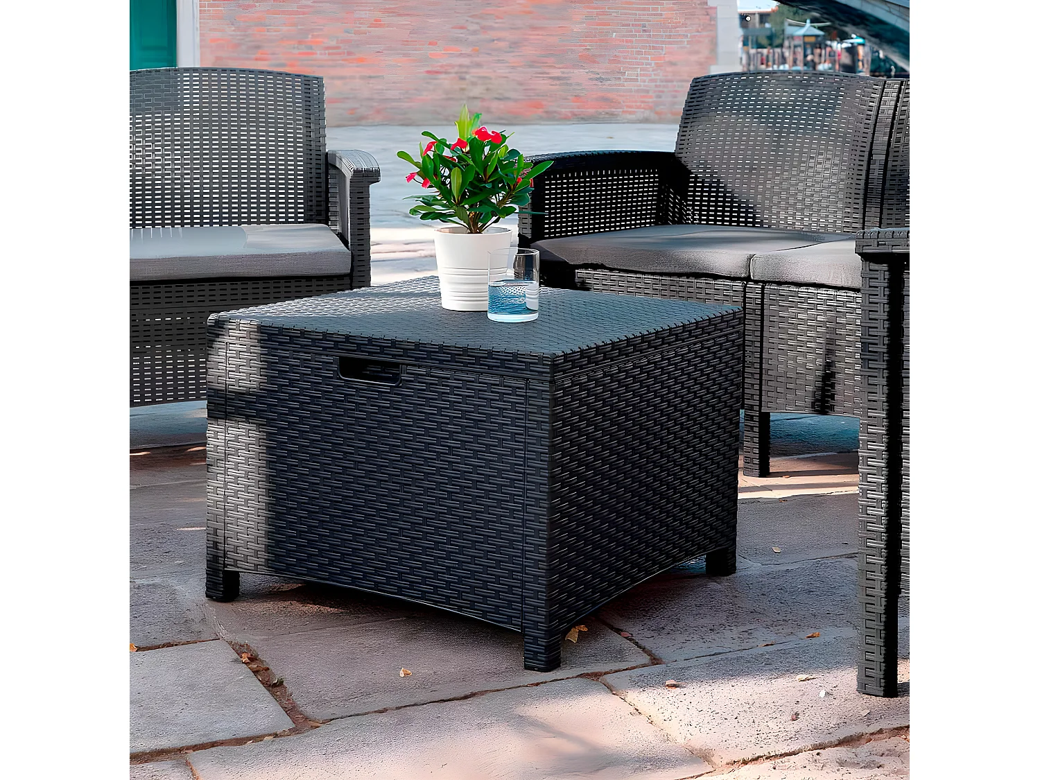 MilaniHome.it - salotto da esterno in resina rattan di design moderno per giardino resistente e impermeabileD.117x64,5x76/P.63x64,5x76/T60x54,5x40,5di coloreNero