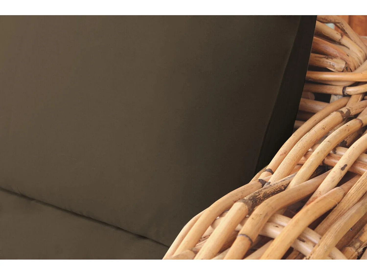 MilaniHome.it - Divano Da Giardino Componibile 3 Posti Completo Di Cuscino Intreccio In Rattan Naturaledi coloreMarrone