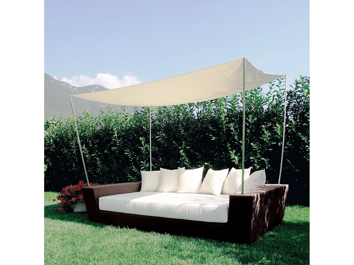 MilaniHome.it - Divano In Wicker Marrone Con Cuscini E Parasole Beige Intreccio In Rattan Sintetico Da Esternodi coloreMarrone