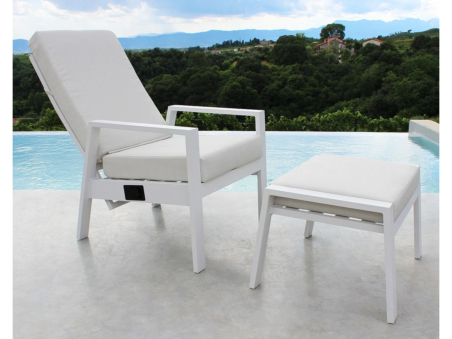 MilaniHome.it - poggiapiedi per poltrona reclinabile di design per esterno giardino cm 56 l x 65 p x 41 hdi coloreBianco