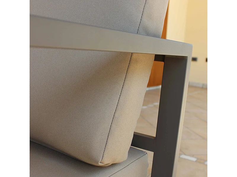 MilaniHome.it - Salotto Da Giardino In Alluminio Antracite Da Esterno Portico Per Locale Bar Agriturismo Hotel Albergo Pasticceriadi coloreTaupe