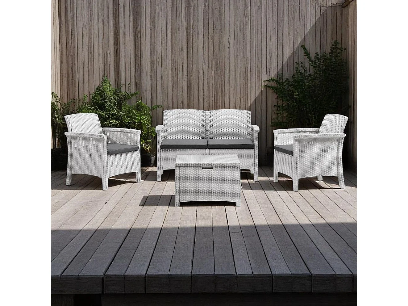 MilaniHome.it - salotto da esterno 4 posti in resina di design per esterno giardinodi coloreBianco