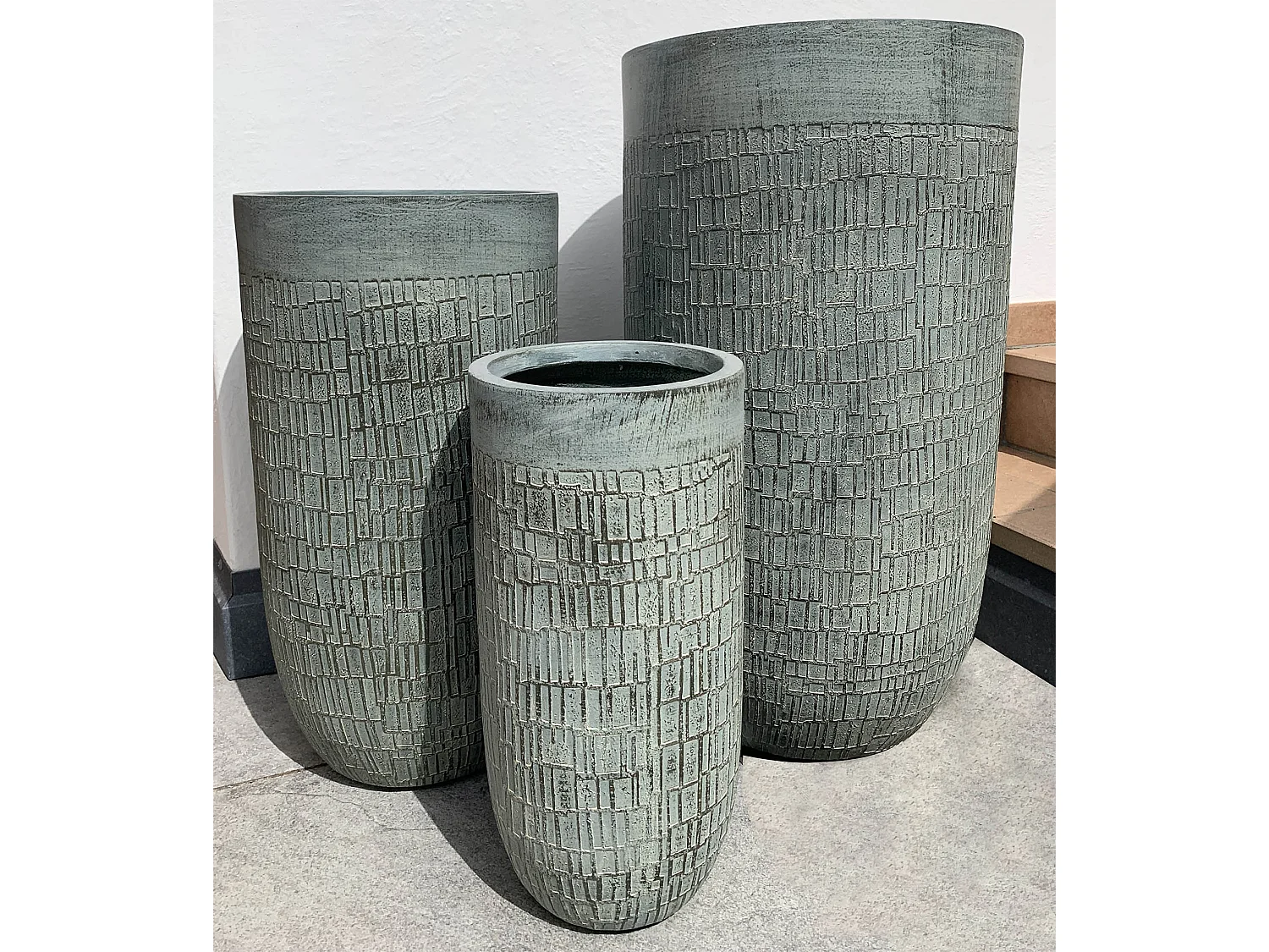 MilaniHome.it - set di vasi in fibra sintetica di design moderno industrial G.44x44x78,5/M.34x34x64/P.24x24x49di coloreAntracite