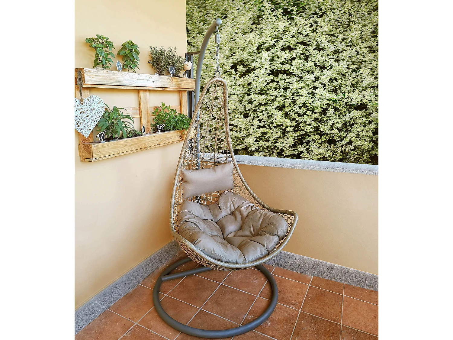 MilaniHome.it - dondolo in fibra naturale di design per esterno giardino Struttura Ø 95 x 195h seduta 80 x 70 x 121di coloreMarrone