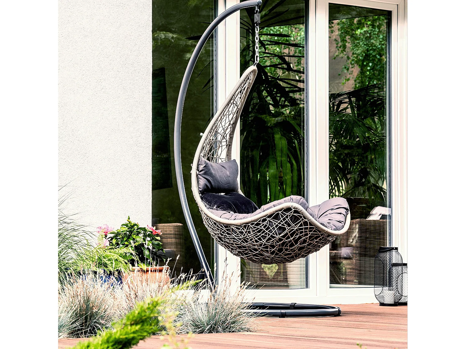 MilaniHome.it - dondolo in fibra naturale di design per esterno giardino Struttura Ø 95 x 195h seduta 80 x 70 x 120di coloreGrigio