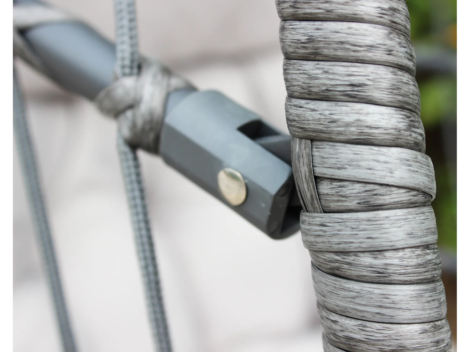 MilaniHome.it - poltrona sospesa con cuscino di design per esterno giardino Struttura diametro 95 x 196h seduta 73 x 64 x 108di coloreGrigio