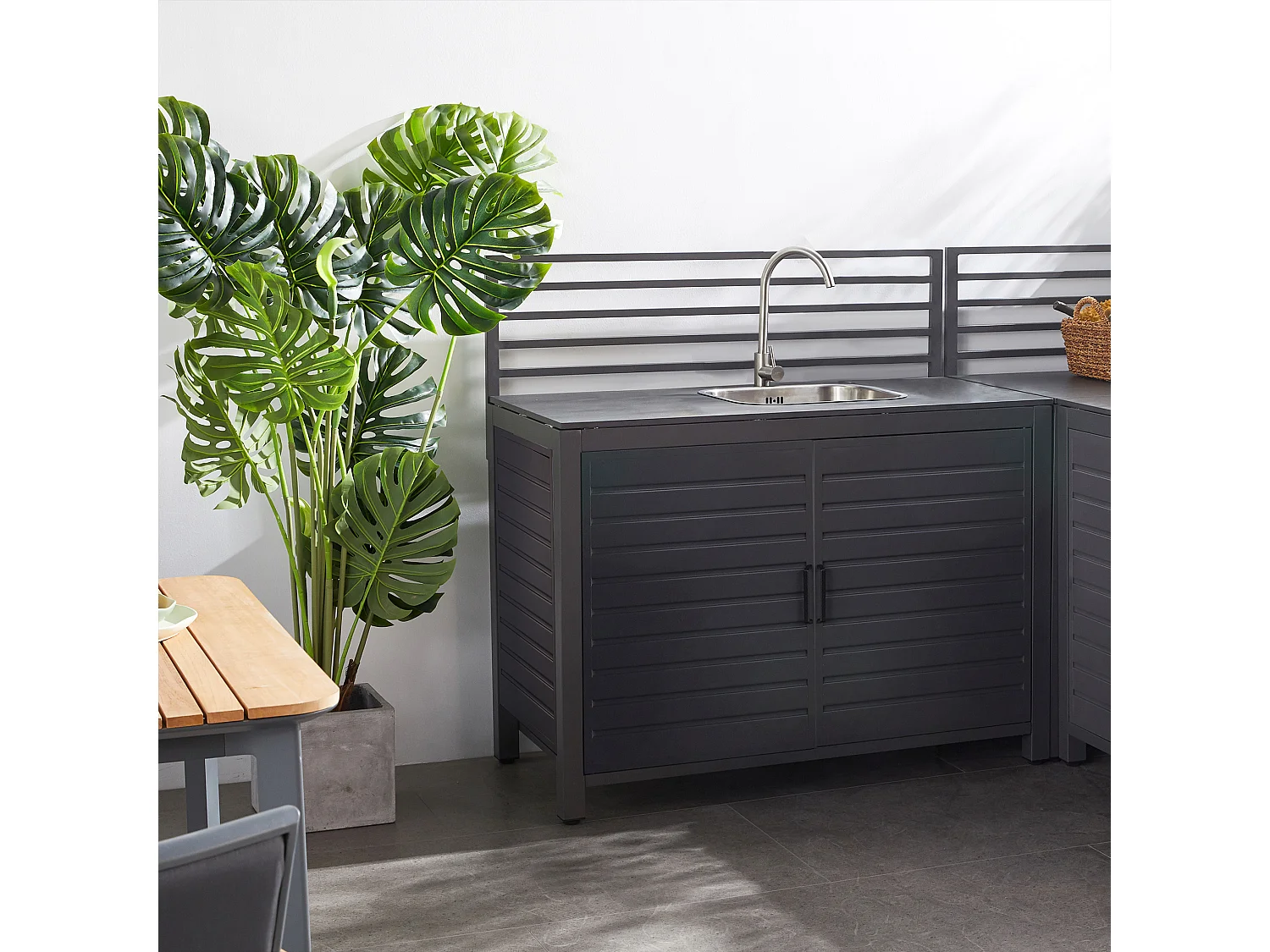 MilaniHome.it - modulo con lavello per cucina da esterno in alluminio di design per esterno giardino cm 90 l x 62 p x 125 hdi coloreAntracite