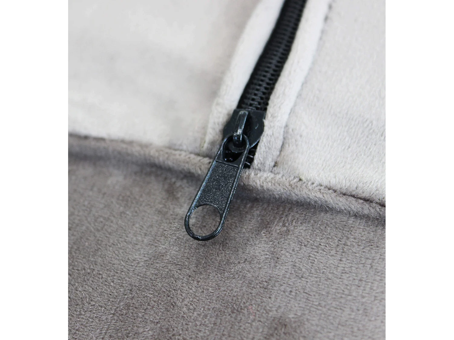 MilaniHome.it - divano vintage in ecopelle 3 posti cm 197x74x82 h di design inglese per salotto modernodi coloreGrigio