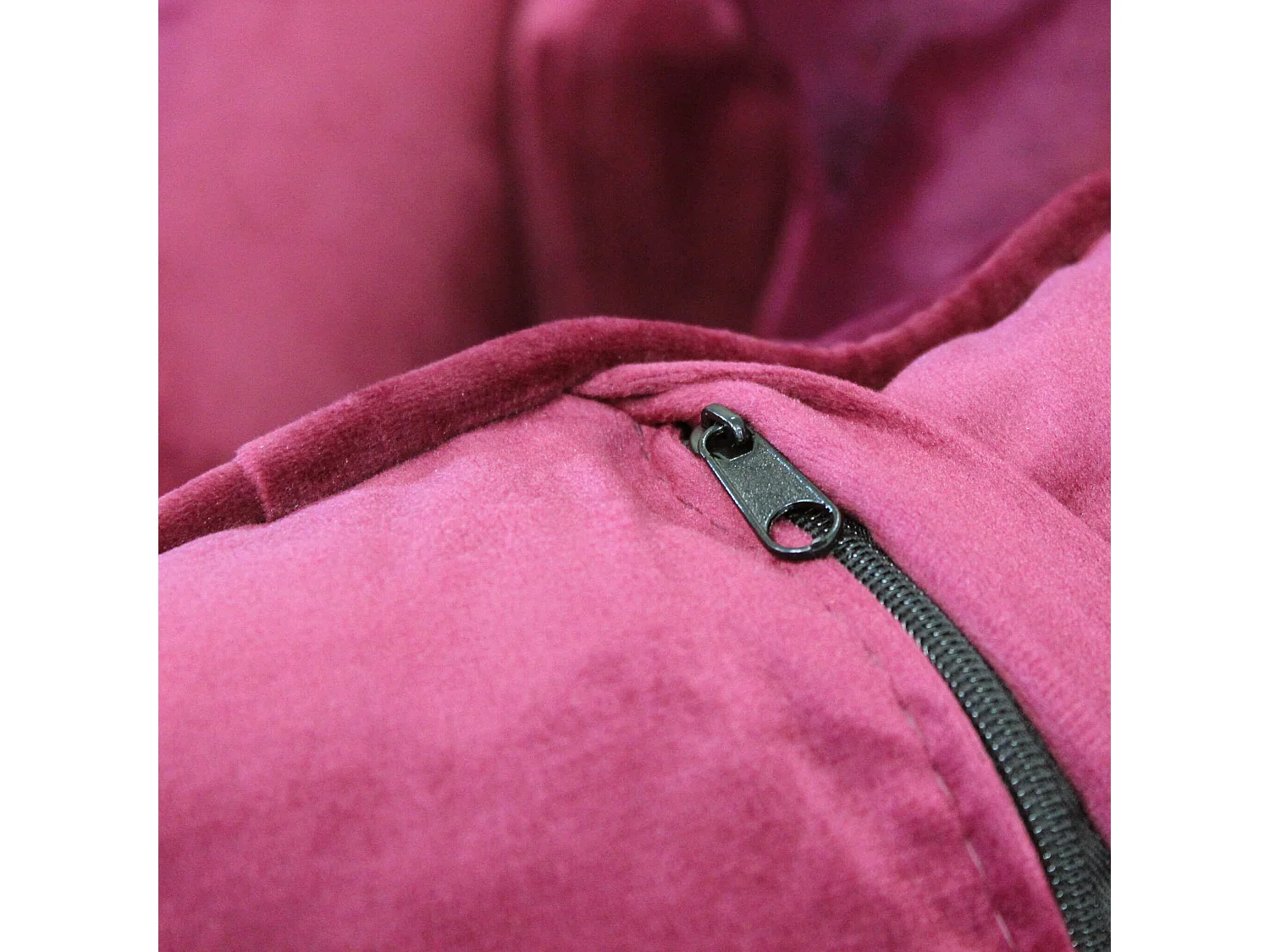 MilaniHome.it - Divano in velluto 3 posti per salotto soogiorno sala d'attesa 196x81x89 hdi coloreRosso