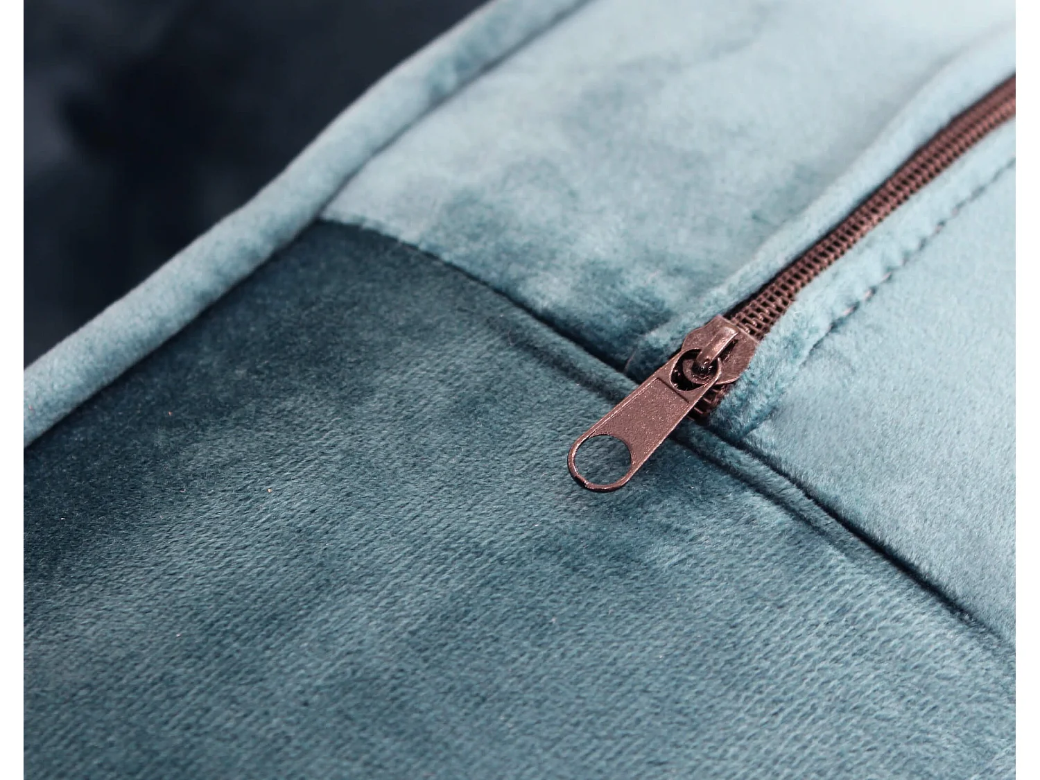 MilaniHome.it - divano vintage in ecopelle 3 posti cm 197x74x82 h di design inglese per salotto modernodi coloreBlu