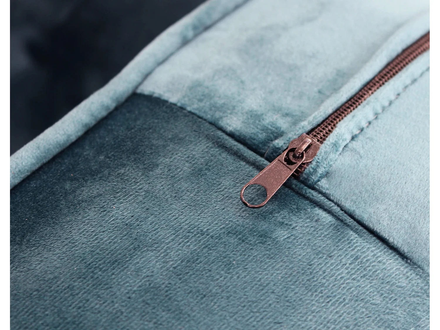 MilaniHome.it - divano vintage in ecopelle 3 posti cm 197x74x82 h di design inglese per salotto modernodi coloreBlu