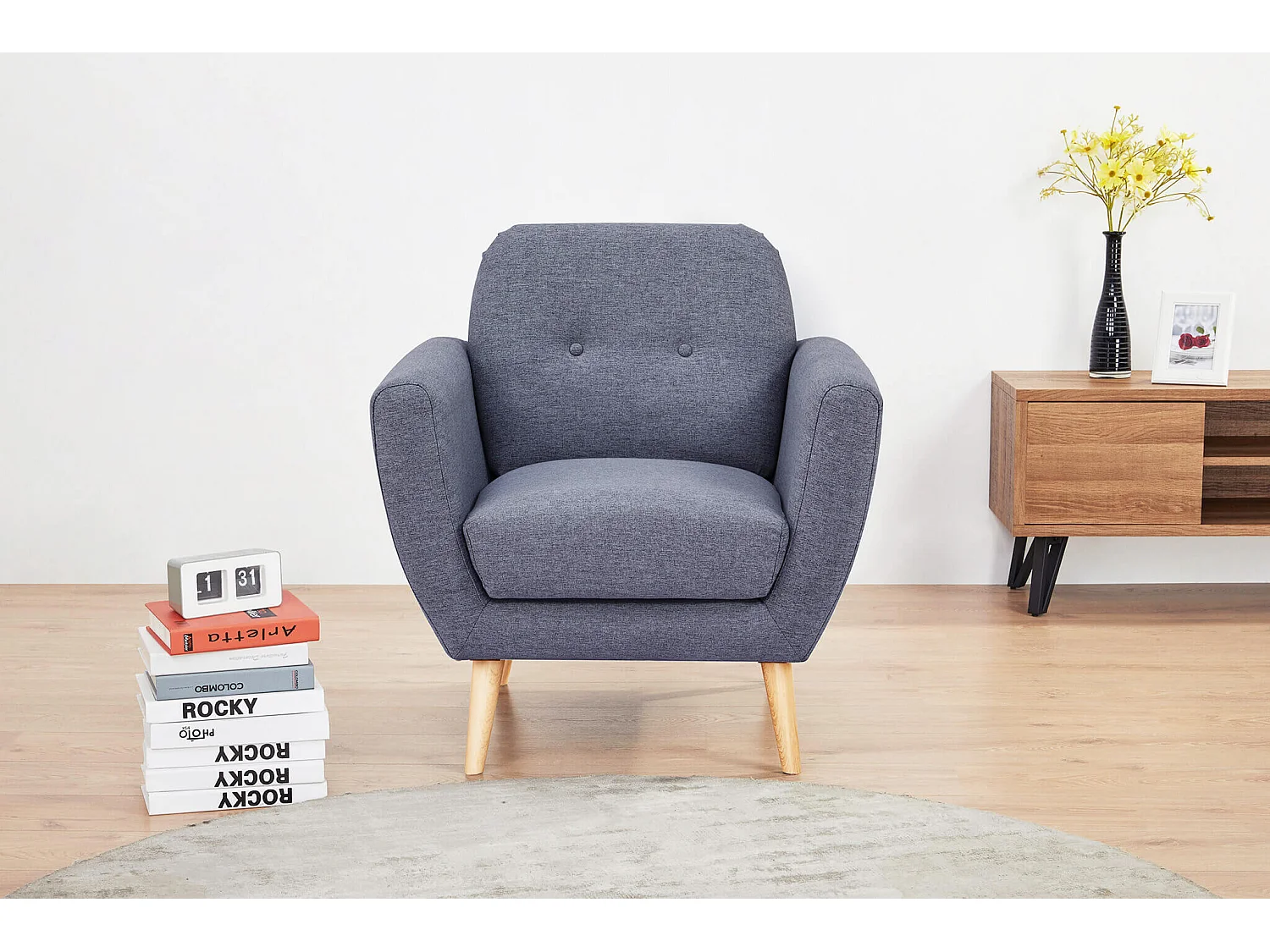 MilaniHome.it - Poltrona Da Salotto Soggiorno, Stile Moderno Di Design Contemporaneo In Tessuto Con Bottoni Colore Grigio Chiaro, Cm 84x79x86 Hdi coloreGrigio scuro