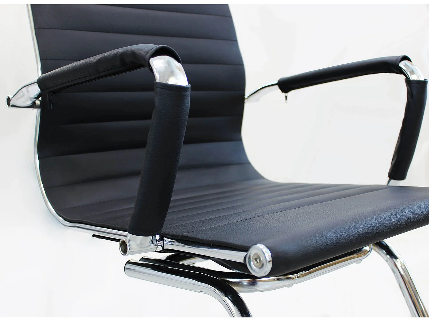 Milani Home - sedia da ufficio ergonomica con braccioli, poggiatesta e supporto lombare, in ecopelle nera, girevole regolabile, nero