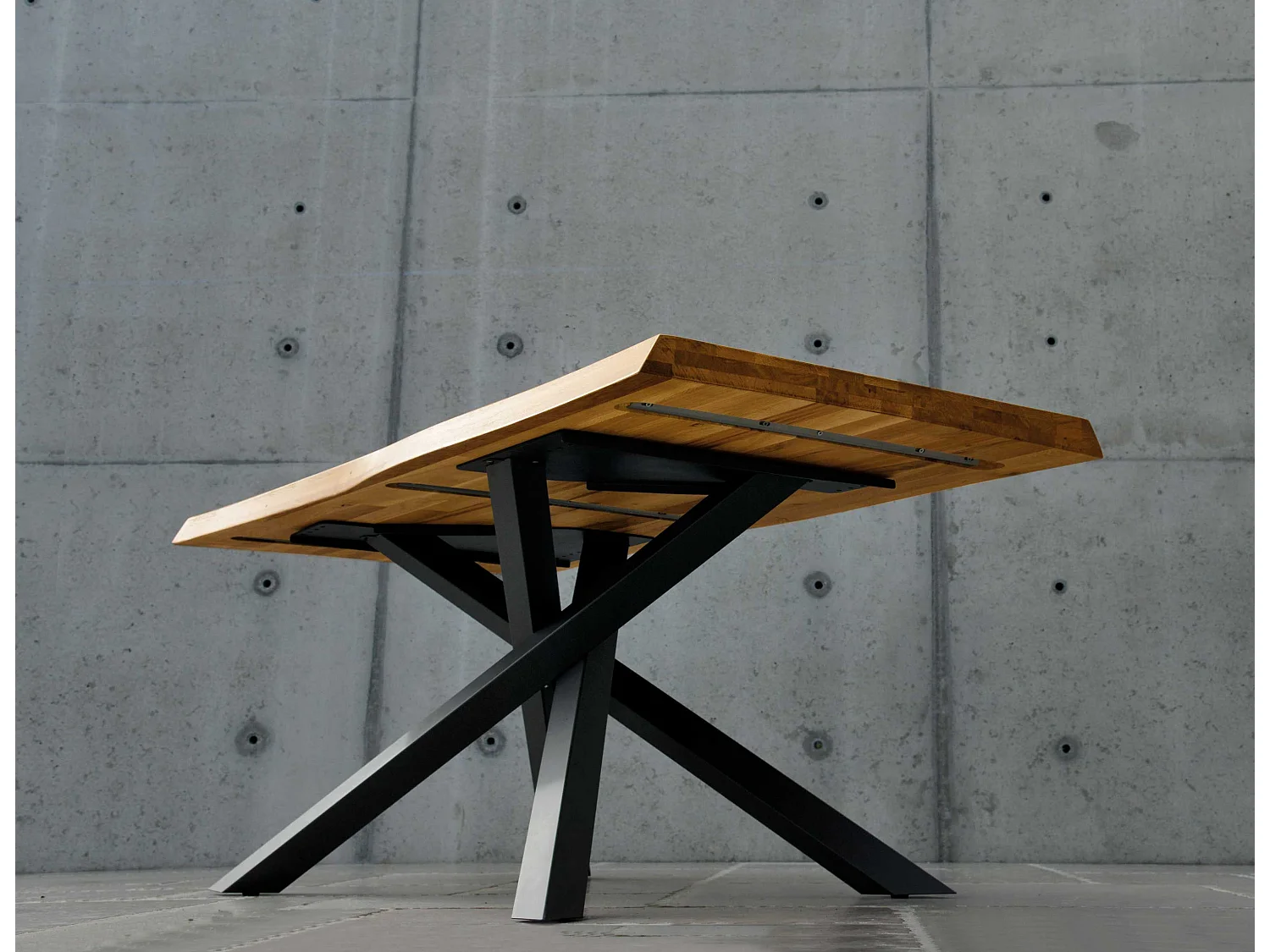 MilaniHome.it - Tavolo Da Pranzo Moderno Piano In Rovere Gambe Incrociate Piano In Legno Design Contemporaneo, Cm 90x160x75 Hdi coloreMarrone