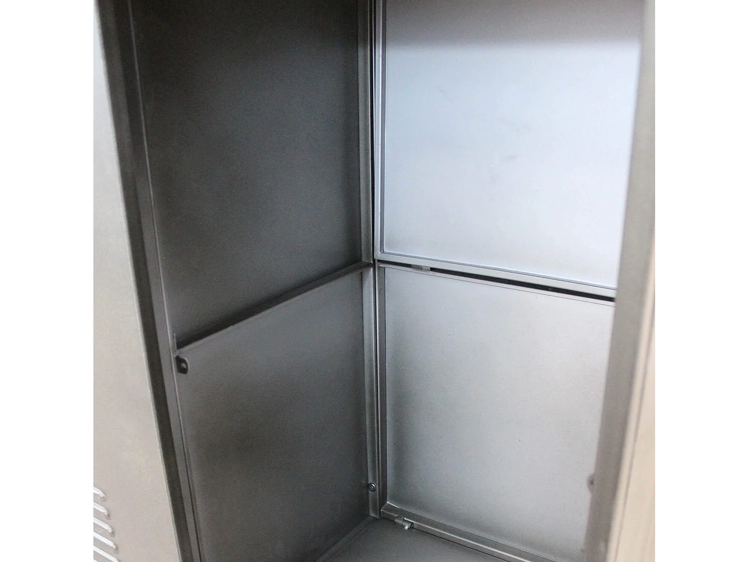 MilaniHome.it - Credenza In Metallo Ferro Industrial Mobile Madia Per Arredamento Soggiorno, Sala Da Pranzo, Salotto Industriale , Cm 116x40x77 Hdi coloreGrigio