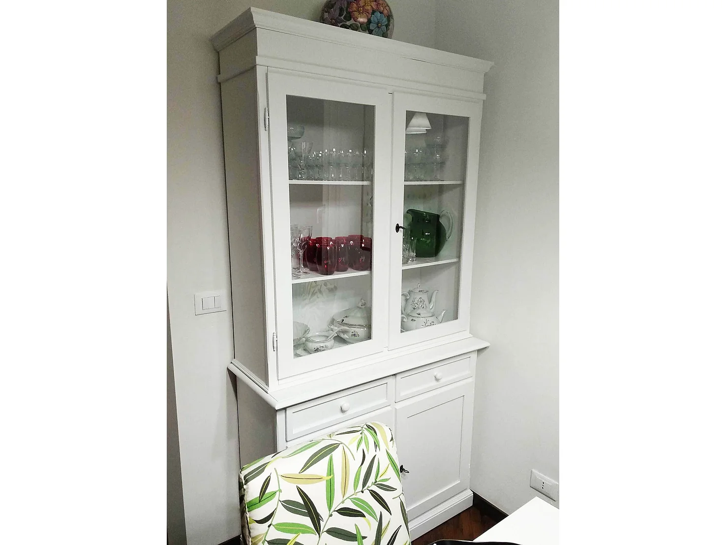 MilaniHome.it - Credenza Con Vetrina In Legno Massello 105x42x205di coloreBianco