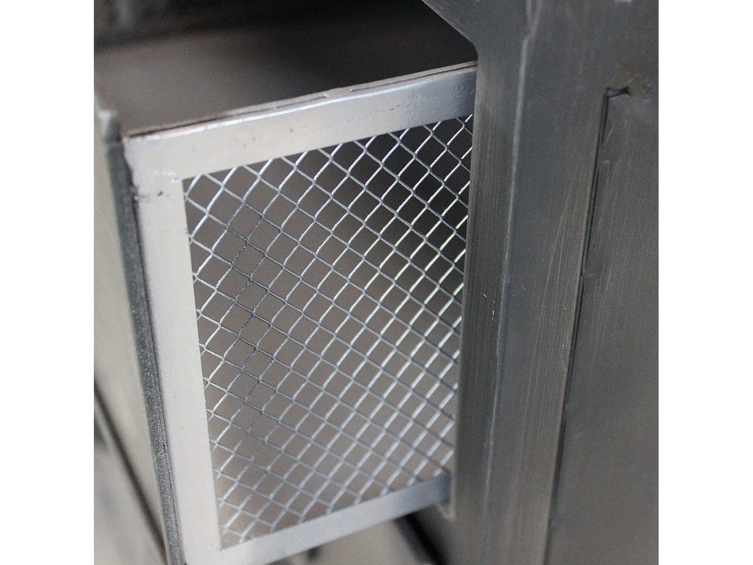 MilaniHome.it - Credenza In Metallo Ferro Industrial Mobile Madia Per Arredamento Soggiorno, Sala Da Pranzo, Salotto Industriale , Cm 132,5x37,5x82 Hdi coloreGrigio