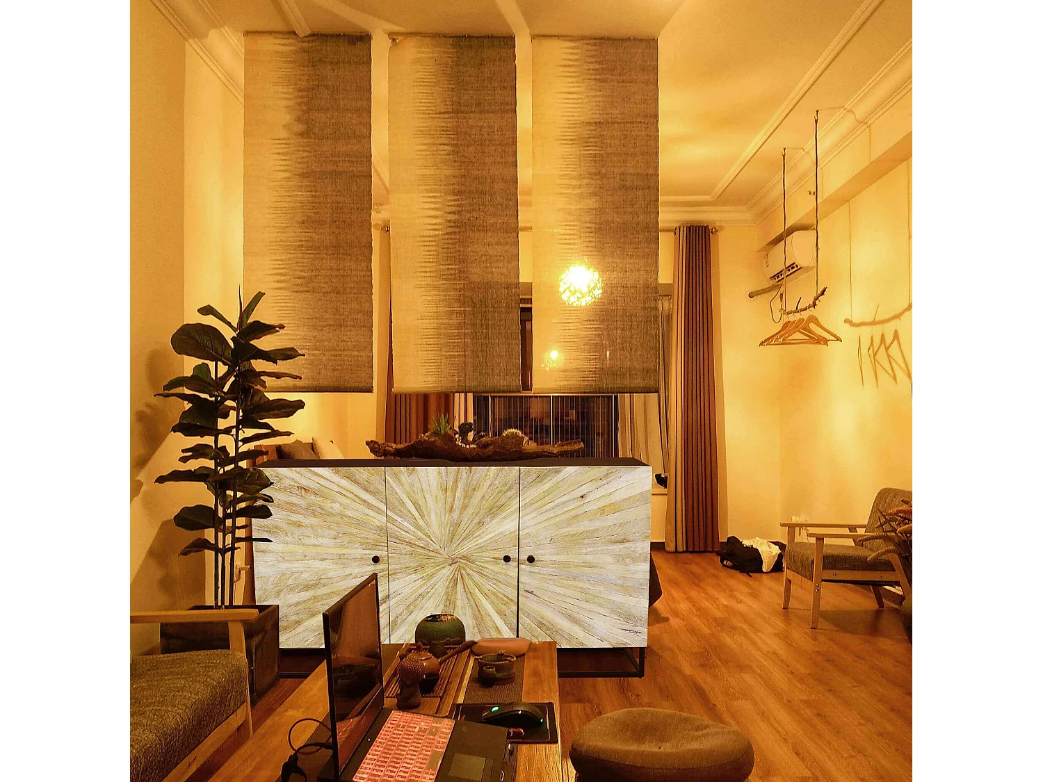 MilaniHome.it - Mobile con decoro naturale con 3 ante in legno di mango con struttura in ferro cm 150x40x85 hdi coloreMarrone