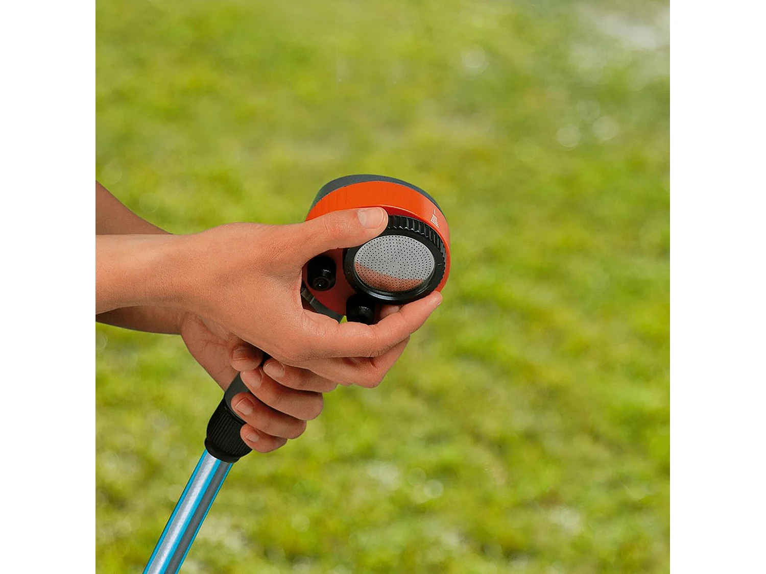 Douche de jardin Trio Gardena 220 cm avec deux types de jets, tête amovible, hauteur réglable et base trépied