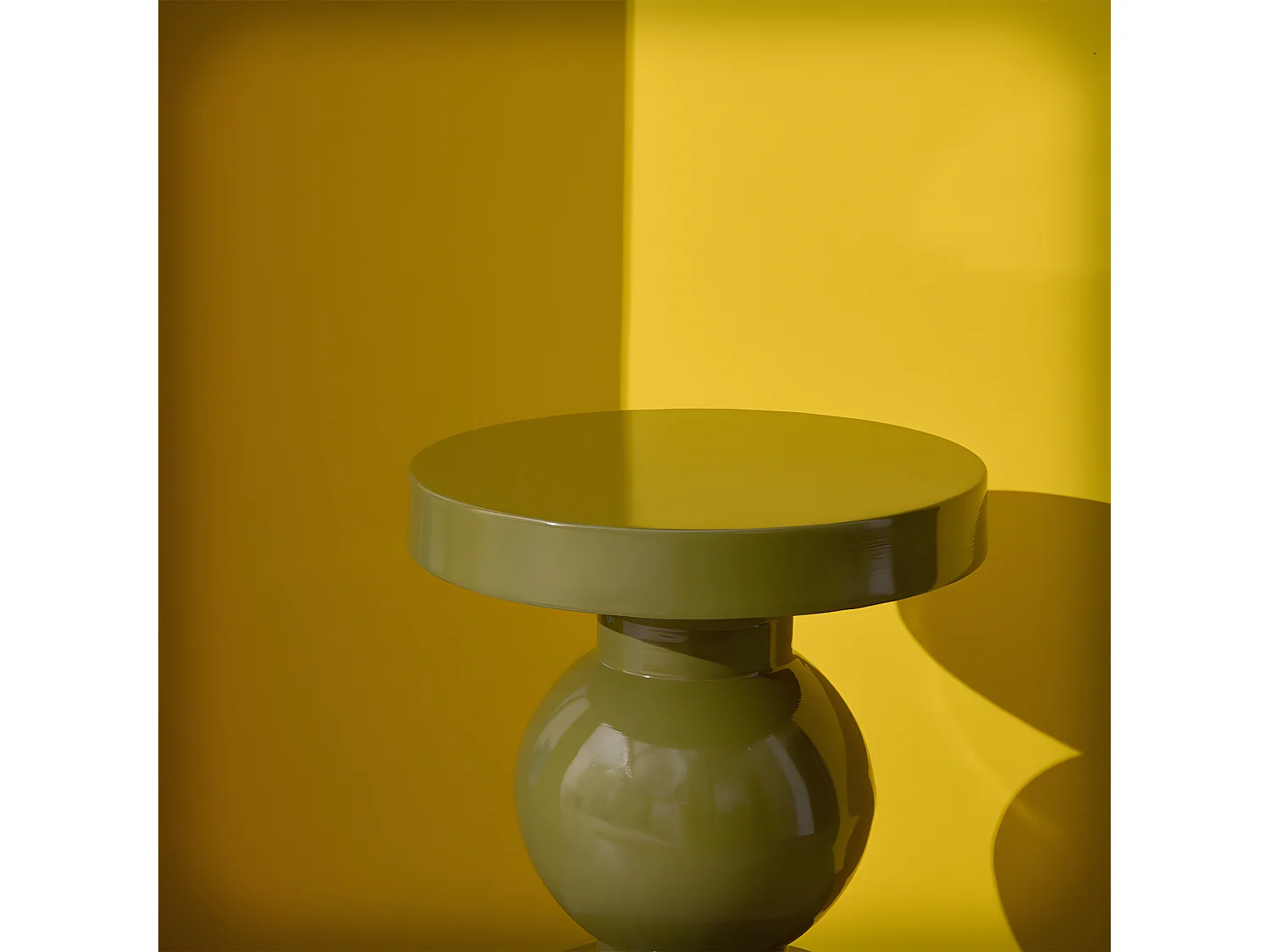 Lena - Table d'appoint ronde en aluminium ø32,5cm - Vert olive