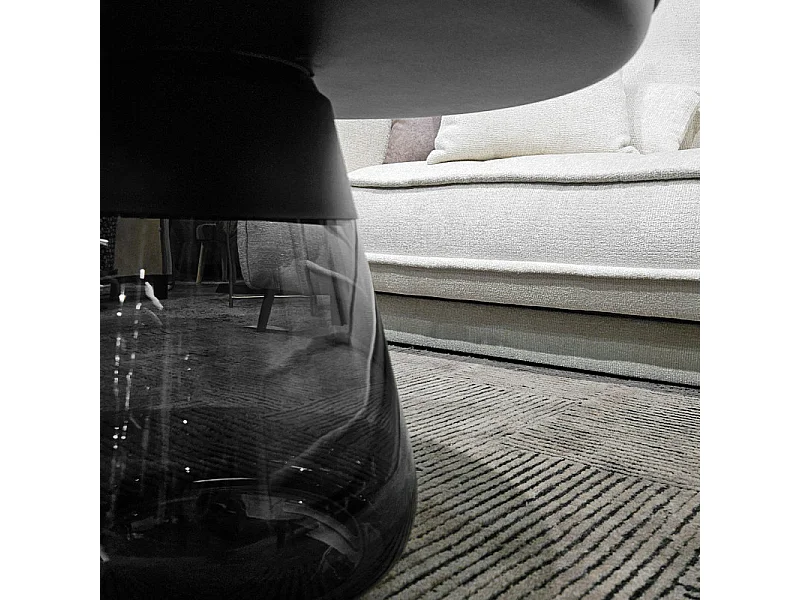 Table d'appoint H. 42 cm verre trempé noir fumé et métal noir - SHURI