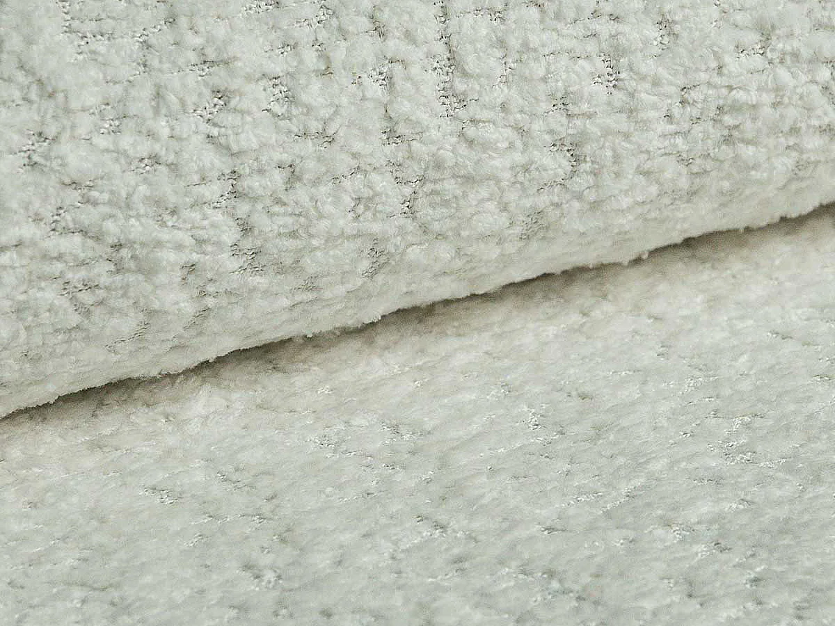 Pouf en tissu bouclette blanc ivoire AREMIA