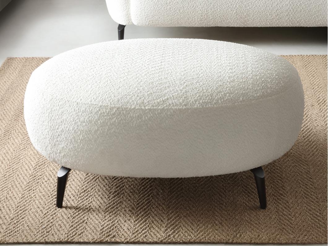 Pouf en tissu bouclette blanc ivoire AREMIA