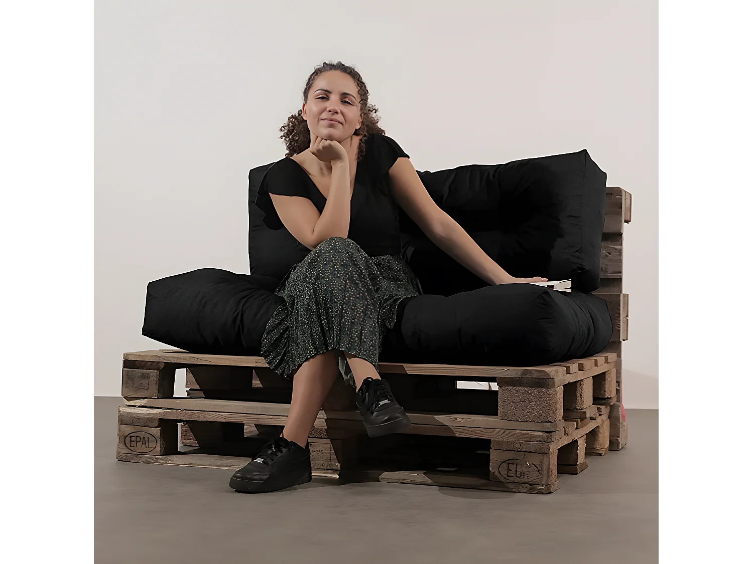 Coussins palette dossier en polyester 120x40x15 cm noir