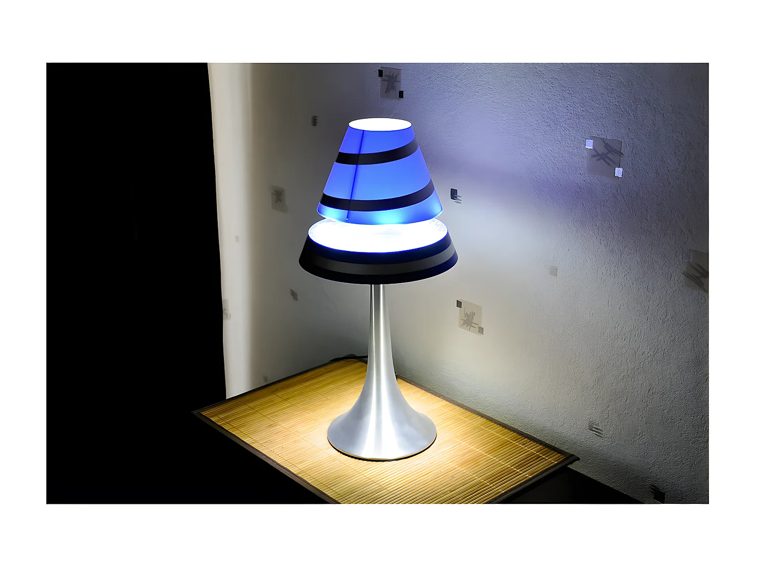 Lampe en lévitation ALTHURIA HYPNOTIC BLEUE