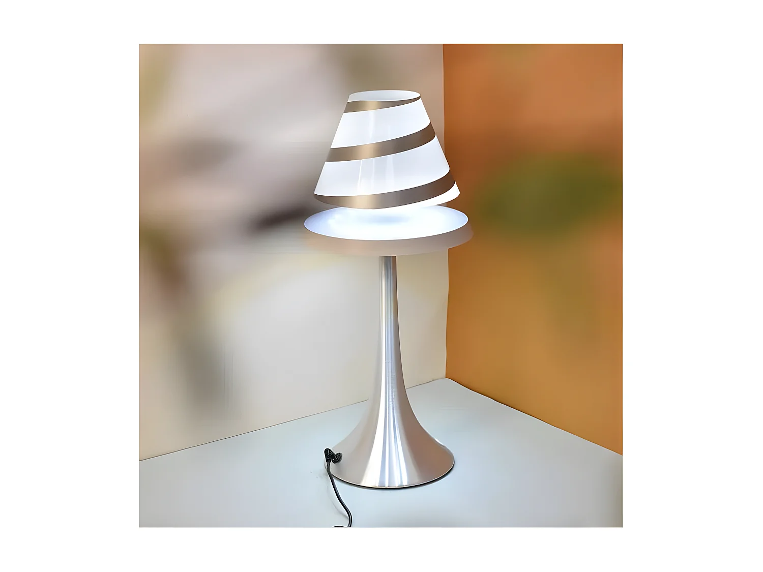 Lampe en lévitation ALTHURIA HYPNOTIC BLANCHE
