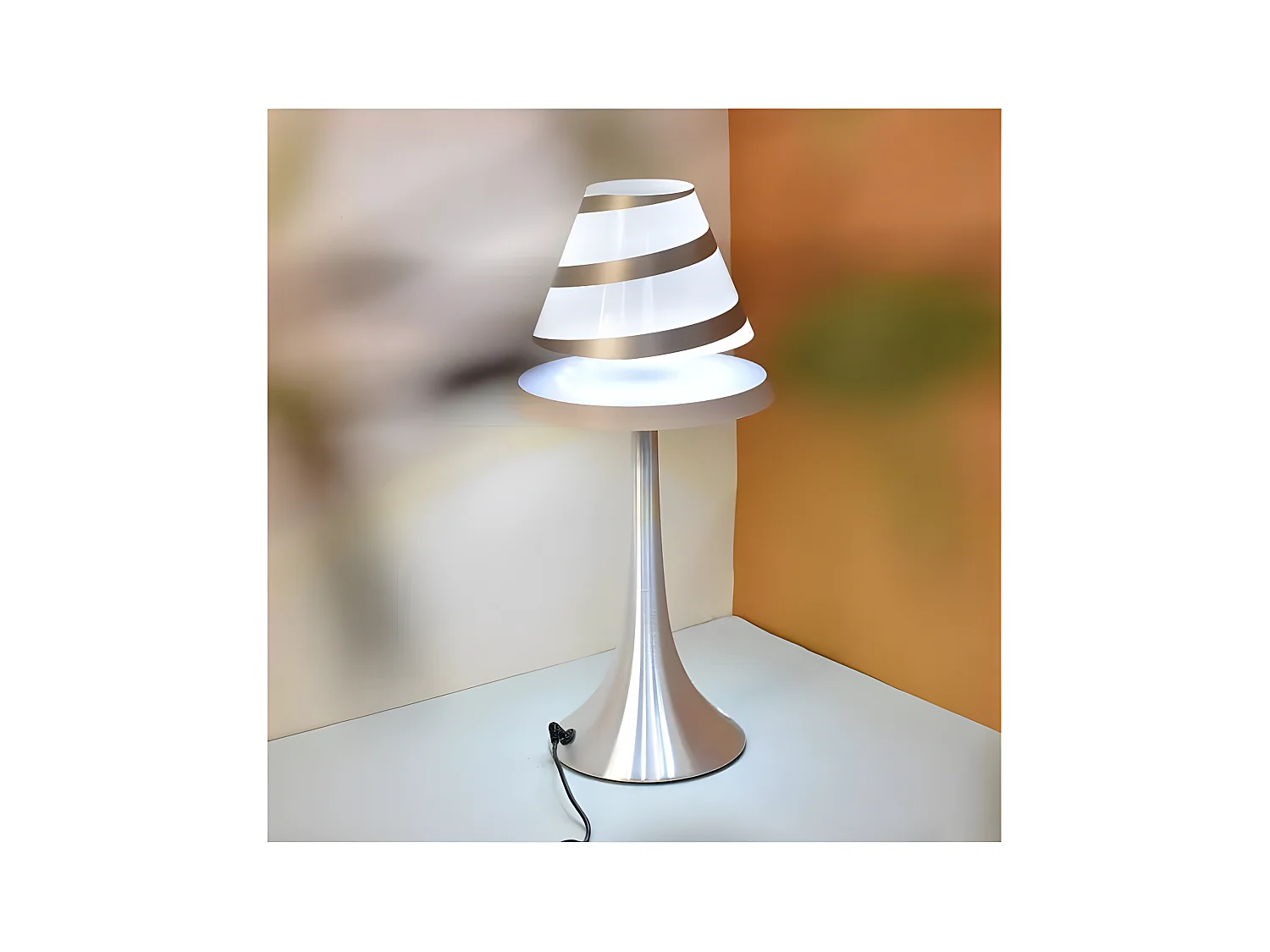 Lampe en lévitation ALTHURIA HYPNOTIC BLANCHE