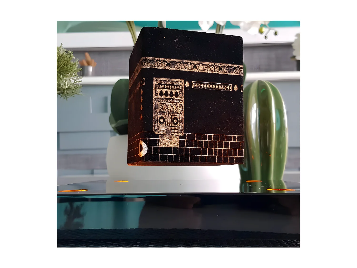 KAABA illuminée en lévitation sur base Deluxe