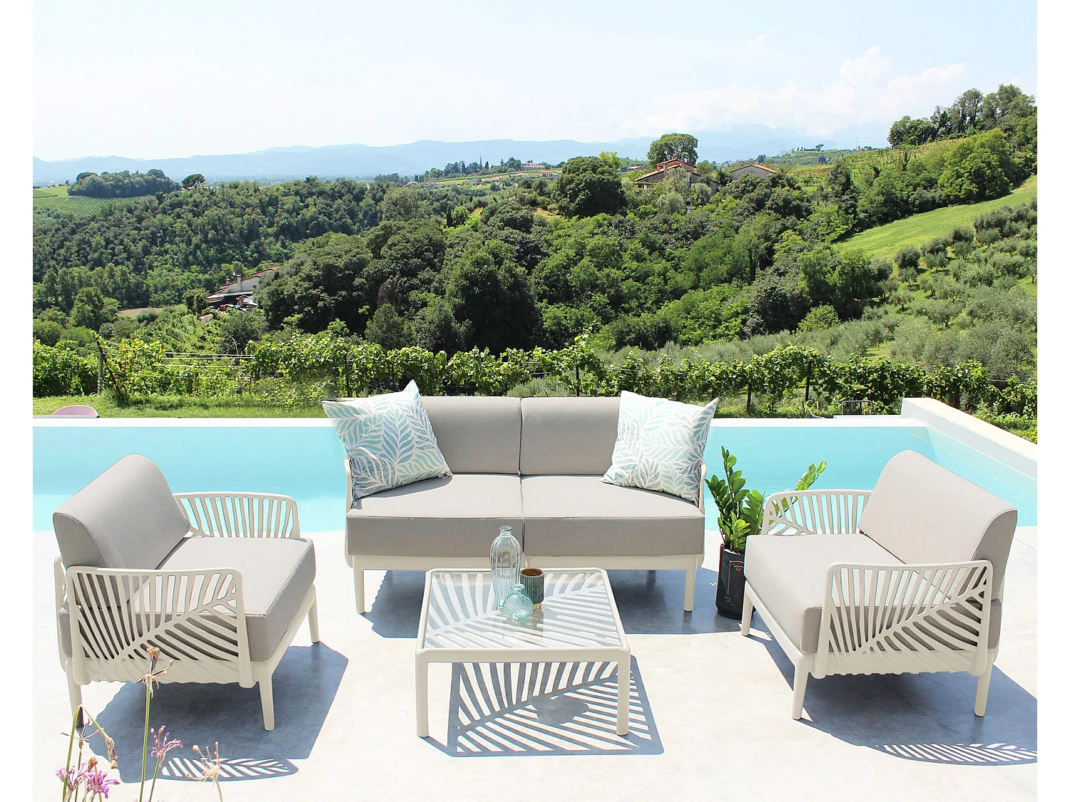 MilaniHome.it - Salotto con divano 2 posti da giardino in polipropilenedi coloreTortora