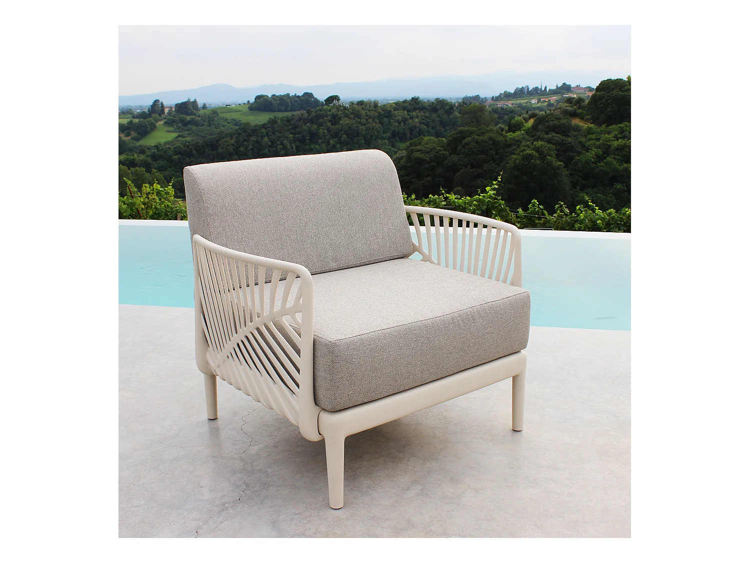 MilaniHome.it - Poltrona da giardino in polipropilenedi coloreTortora