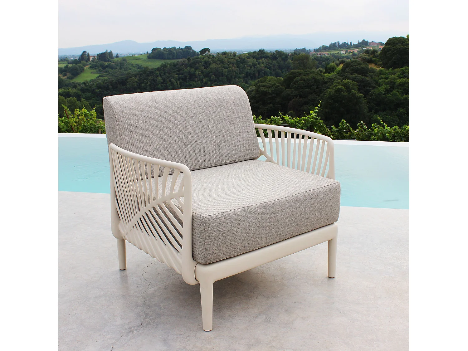 MilaniHome.it - Poltrona da giardino in polipropilenedi coloreTortora