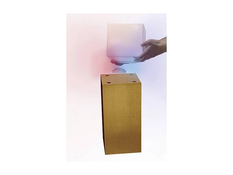 Lampe LED en lévitation en bois clair MEGAPOLITE (sans abat-jour)