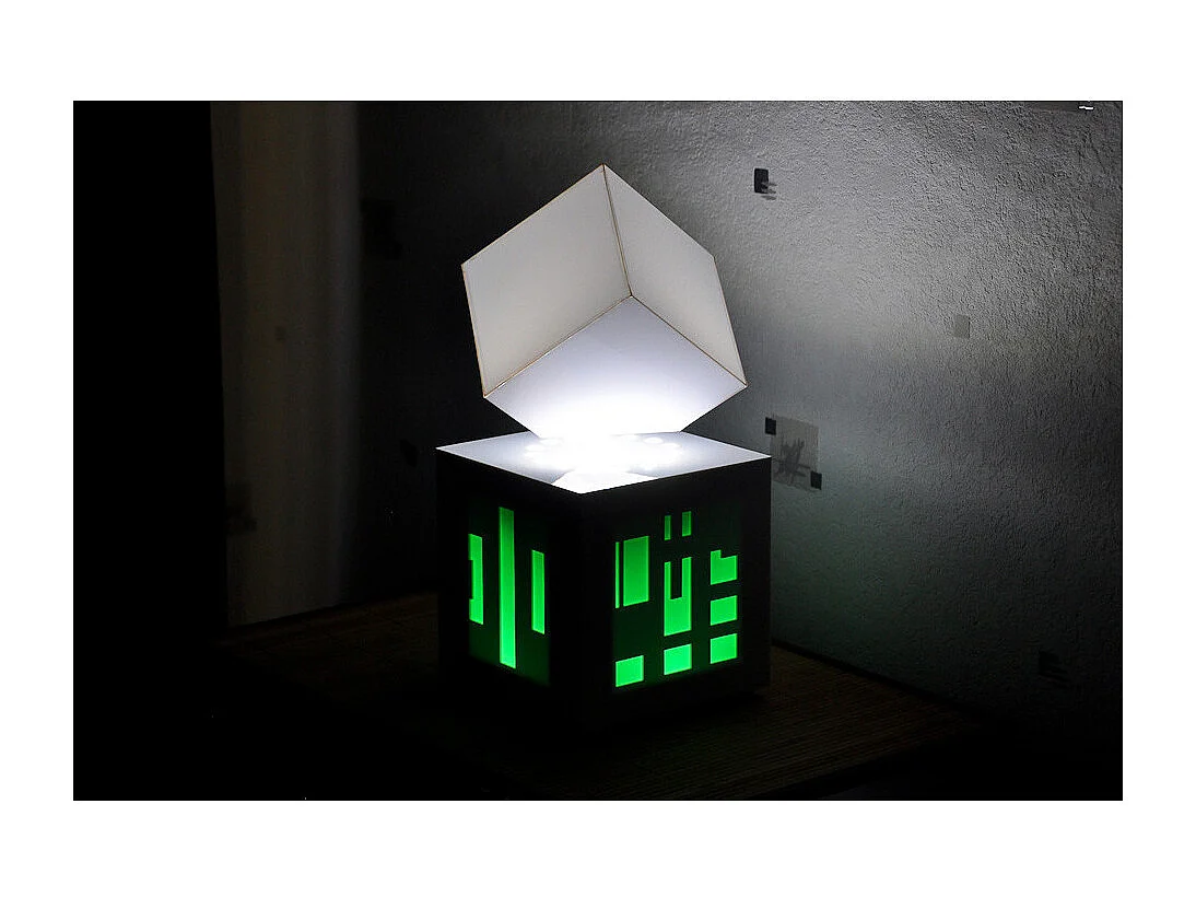 Lampe en lévitation avec enceinte intégrée SOUNDKUB