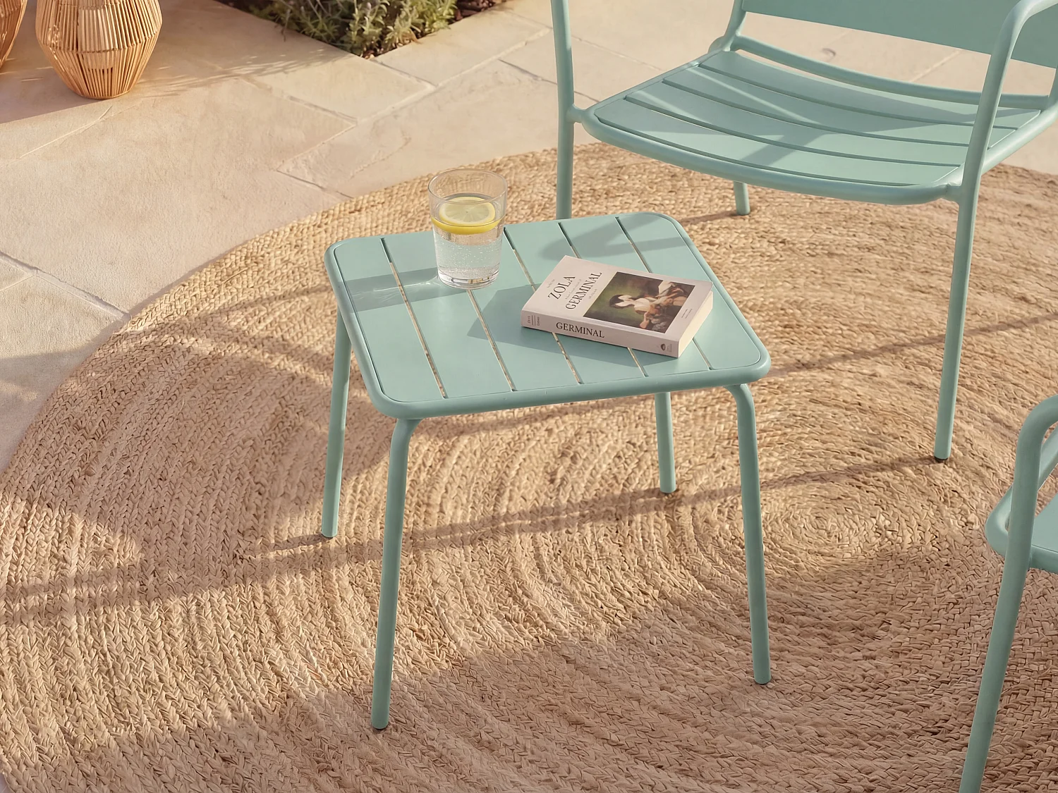 Table d'appoint de jardin en métal carrée - Vert amande - MIRMANDE de MYLIA