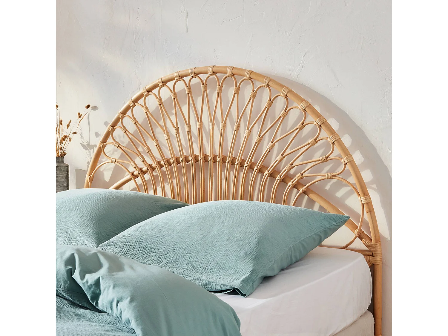 Tête de lit en rotin naturel. L 140 x P3 x H115cm