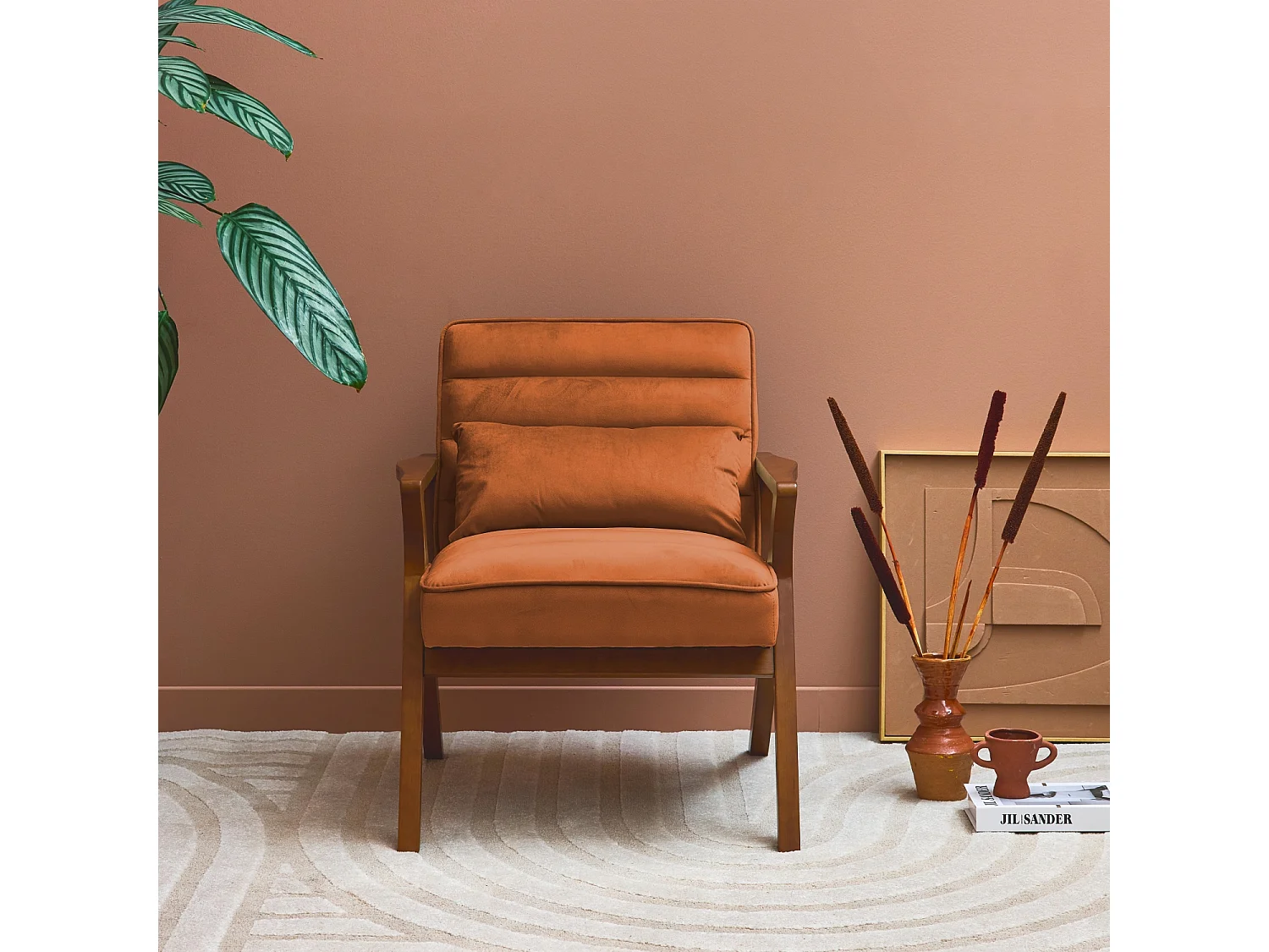 Fauteuil scandinave bois d'hévéa et velours terracotta