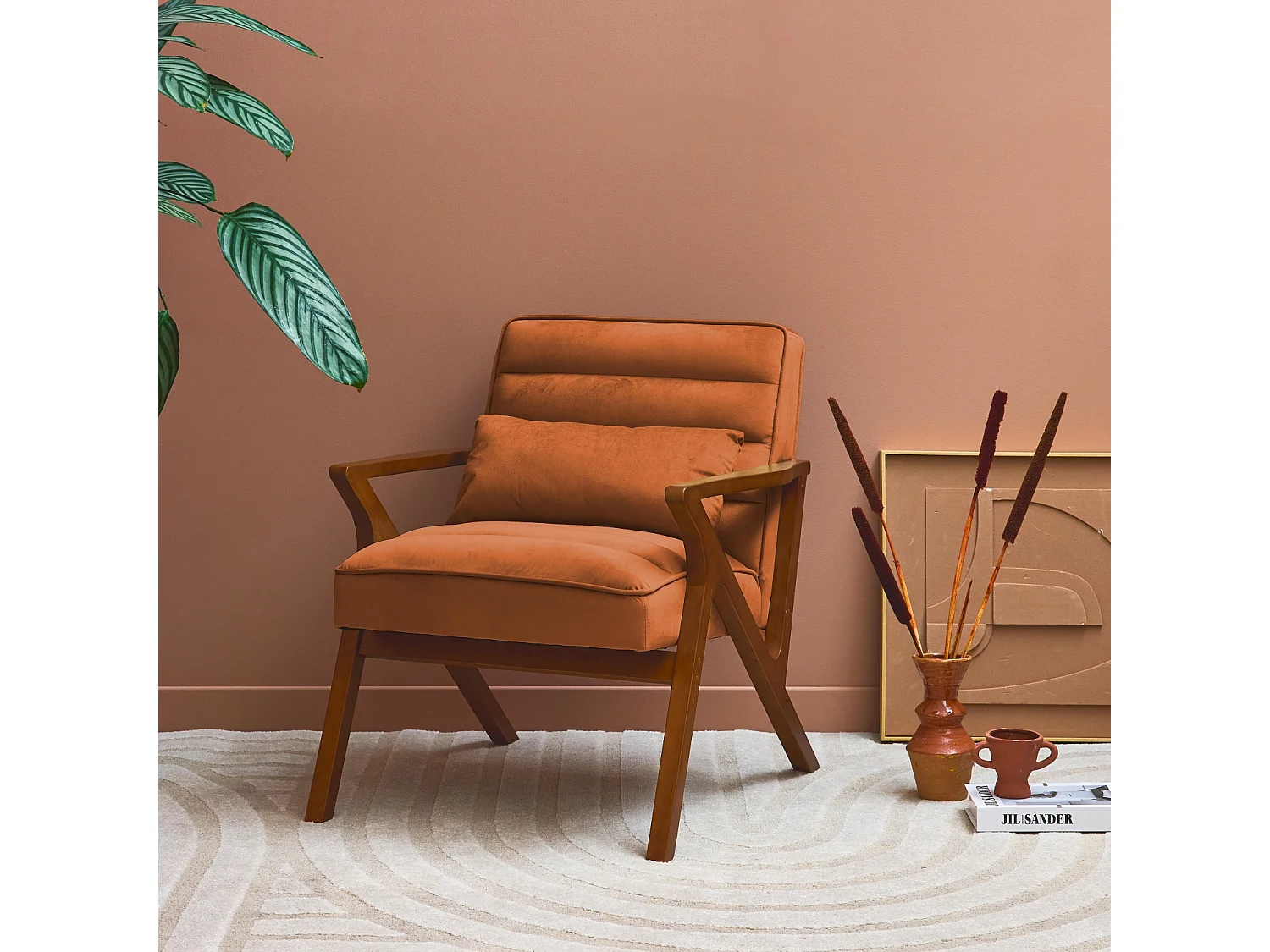 Fauteuil scandinave bois d'hévéa et velours terracotta