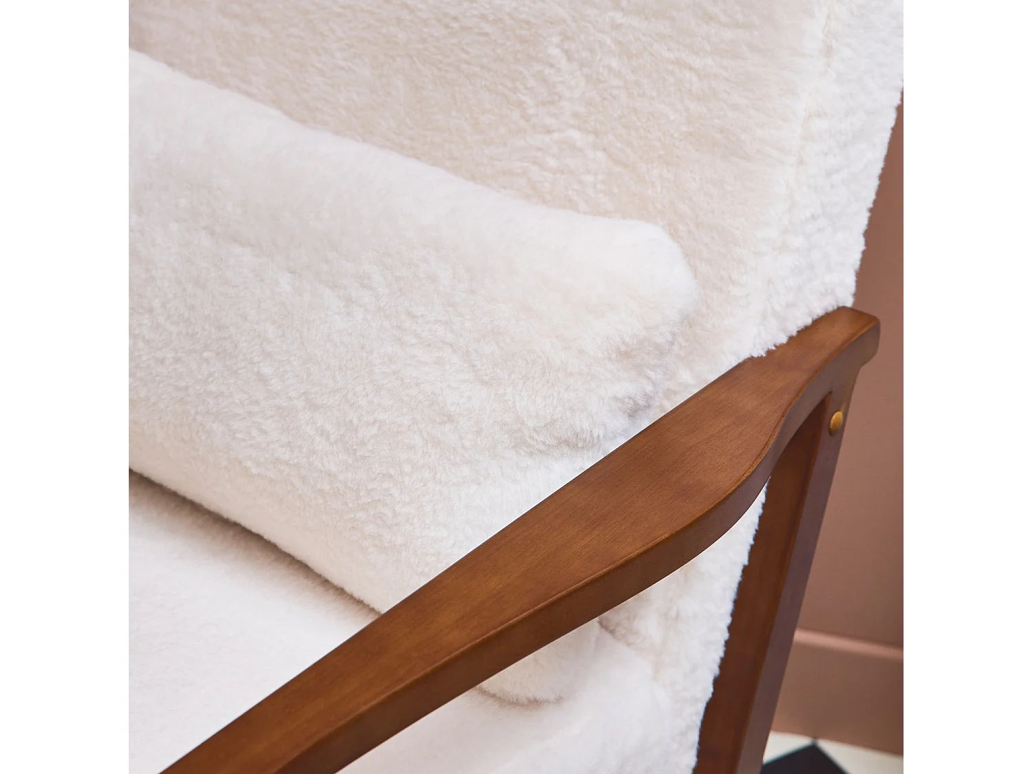 Poltrona scandinava in legno di hevea