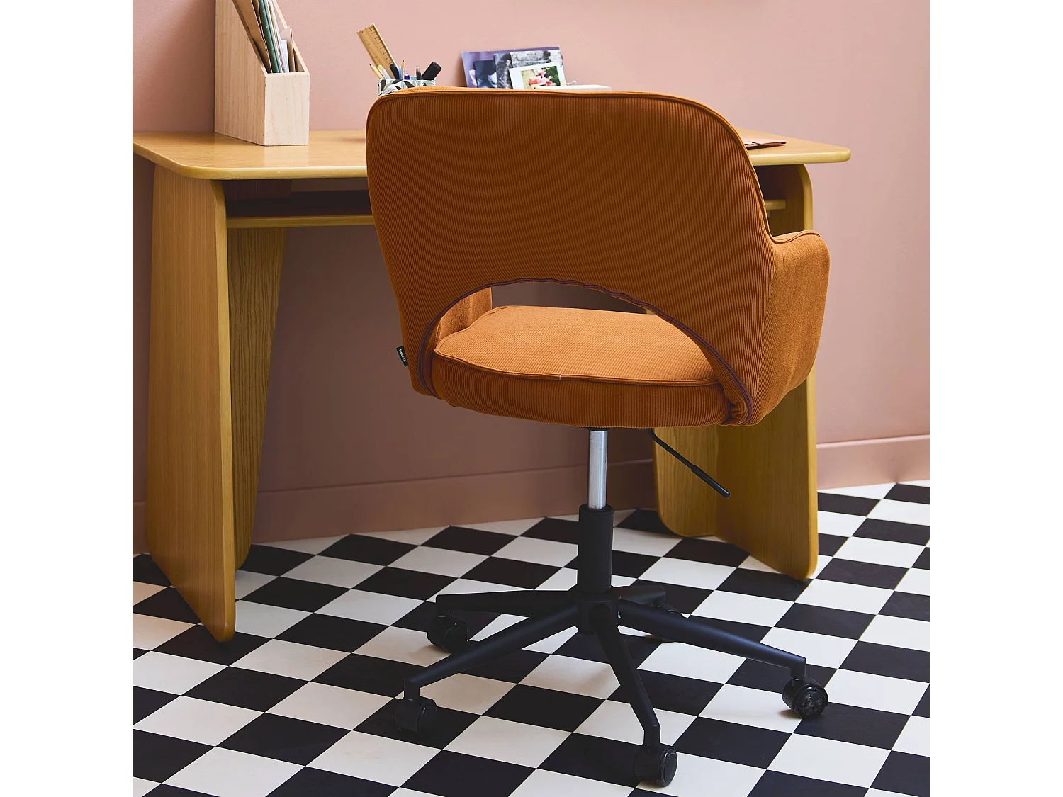 Chaise de bureau à roulettes velours côtelé camel L 60 x P 62 x H 89 / 99cm