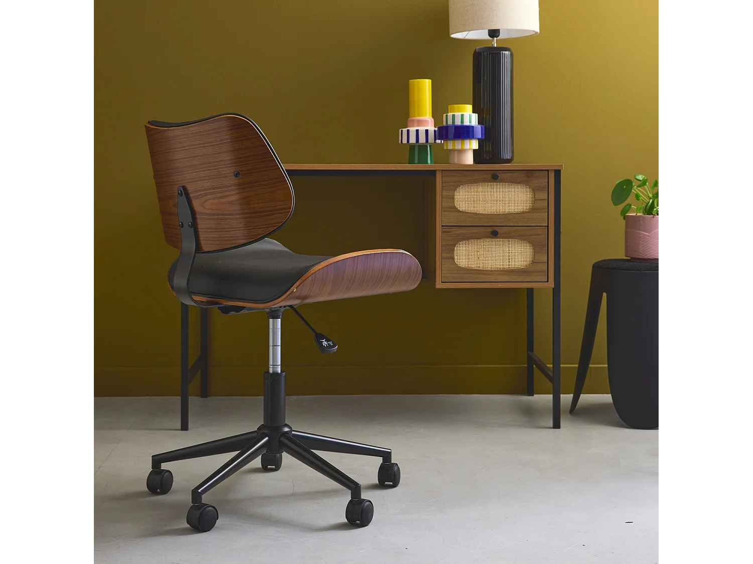 Sedia da ufficio con rotelle, effetto legno curvato e similpelle, nero