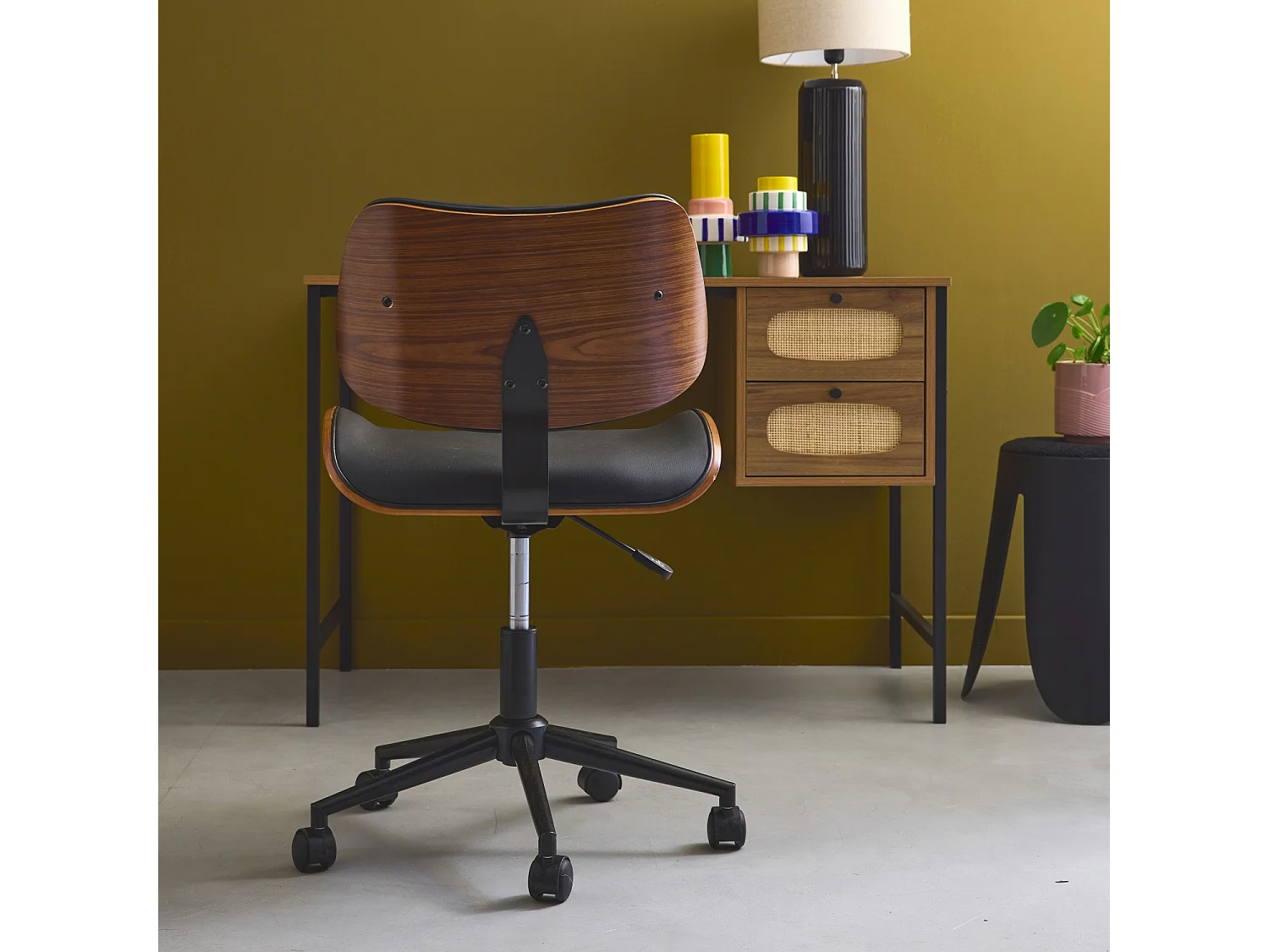 Sedia da ufficio con rotelle, effetto legno curvato e similpelle, nero