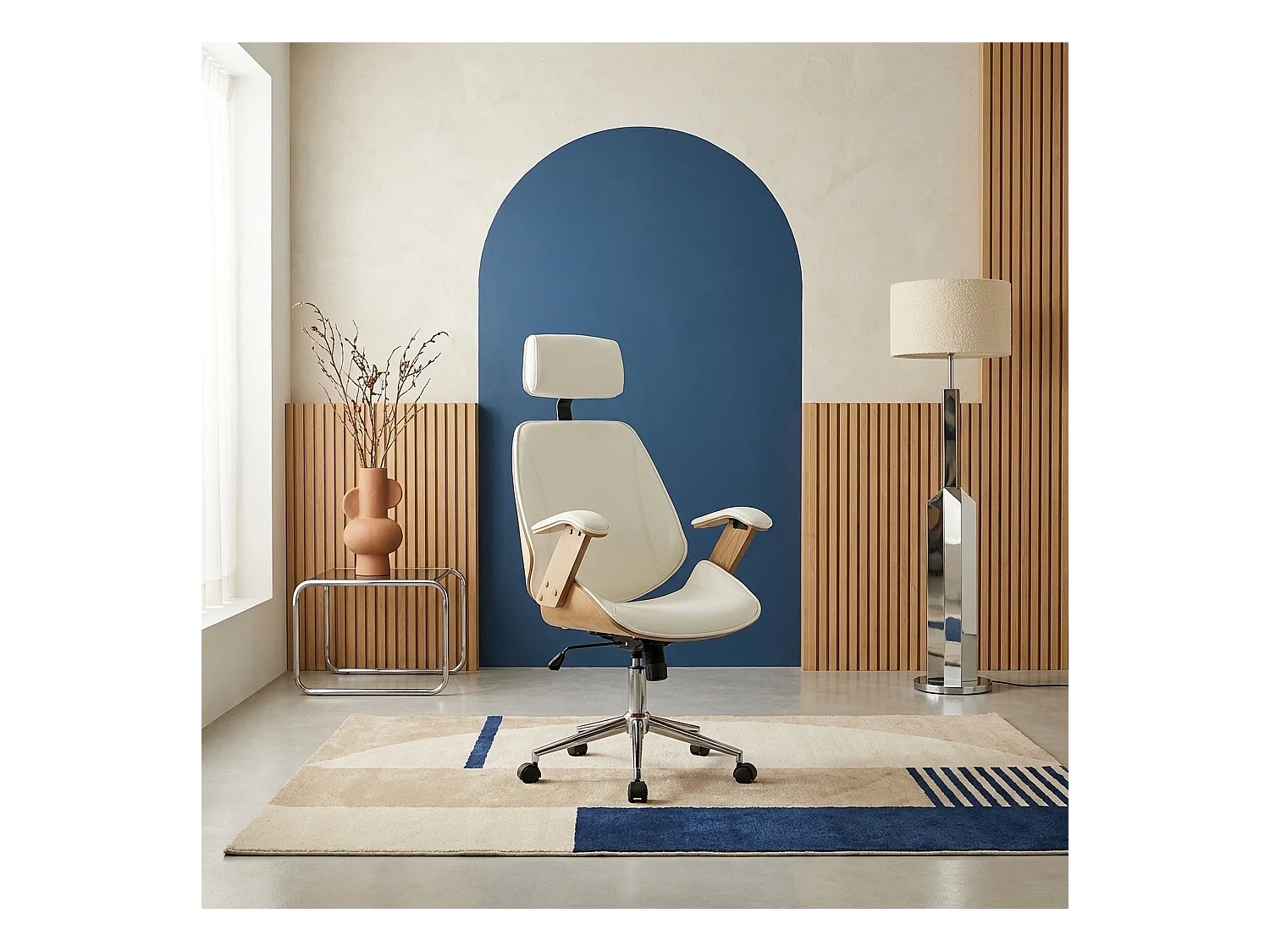 Sedia da ufficio con rotelle, effetto legno curvato e similpelle,