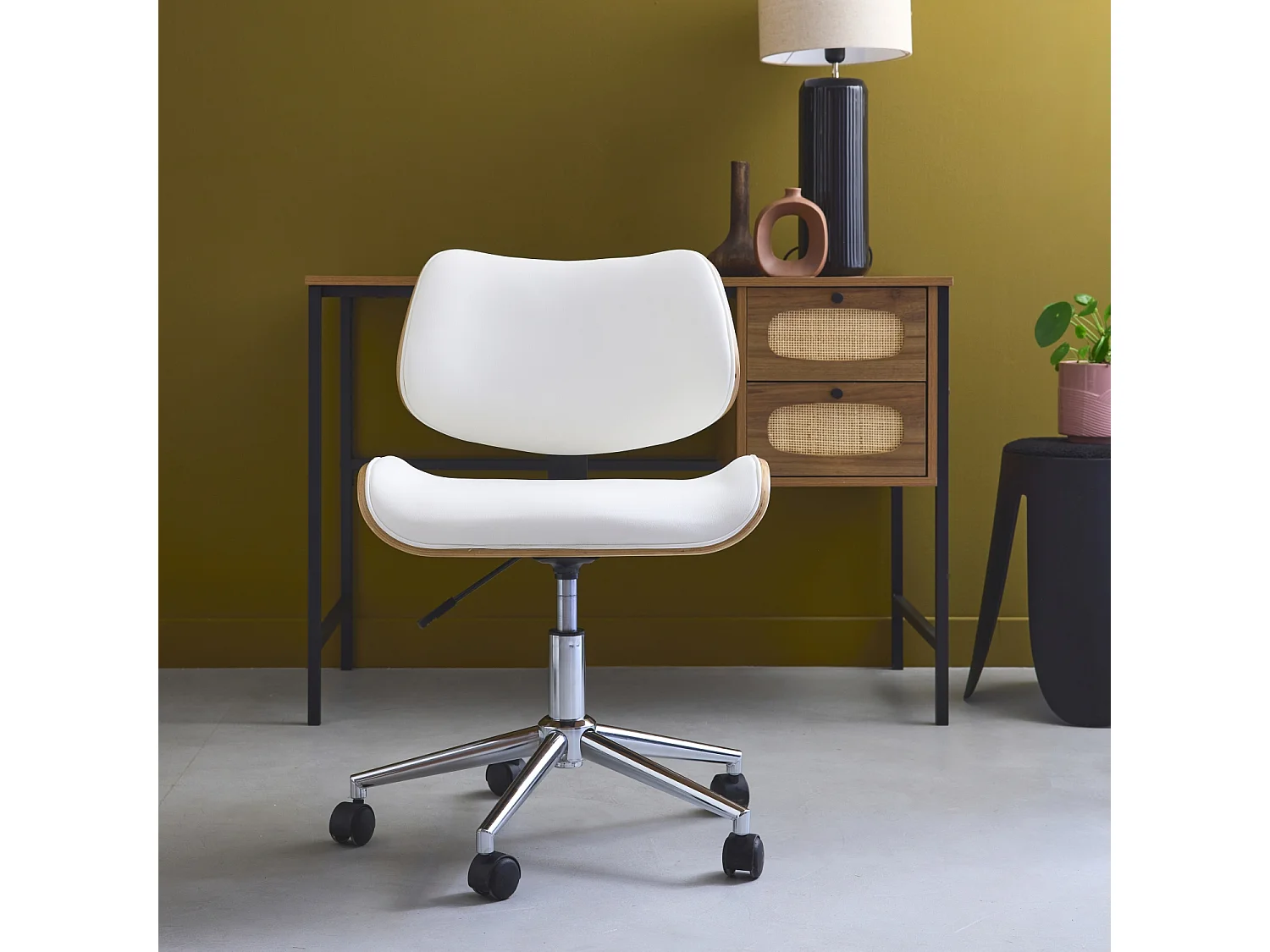 Sedia da ufficio con rotelle, effetto legno curvato e similpelle,