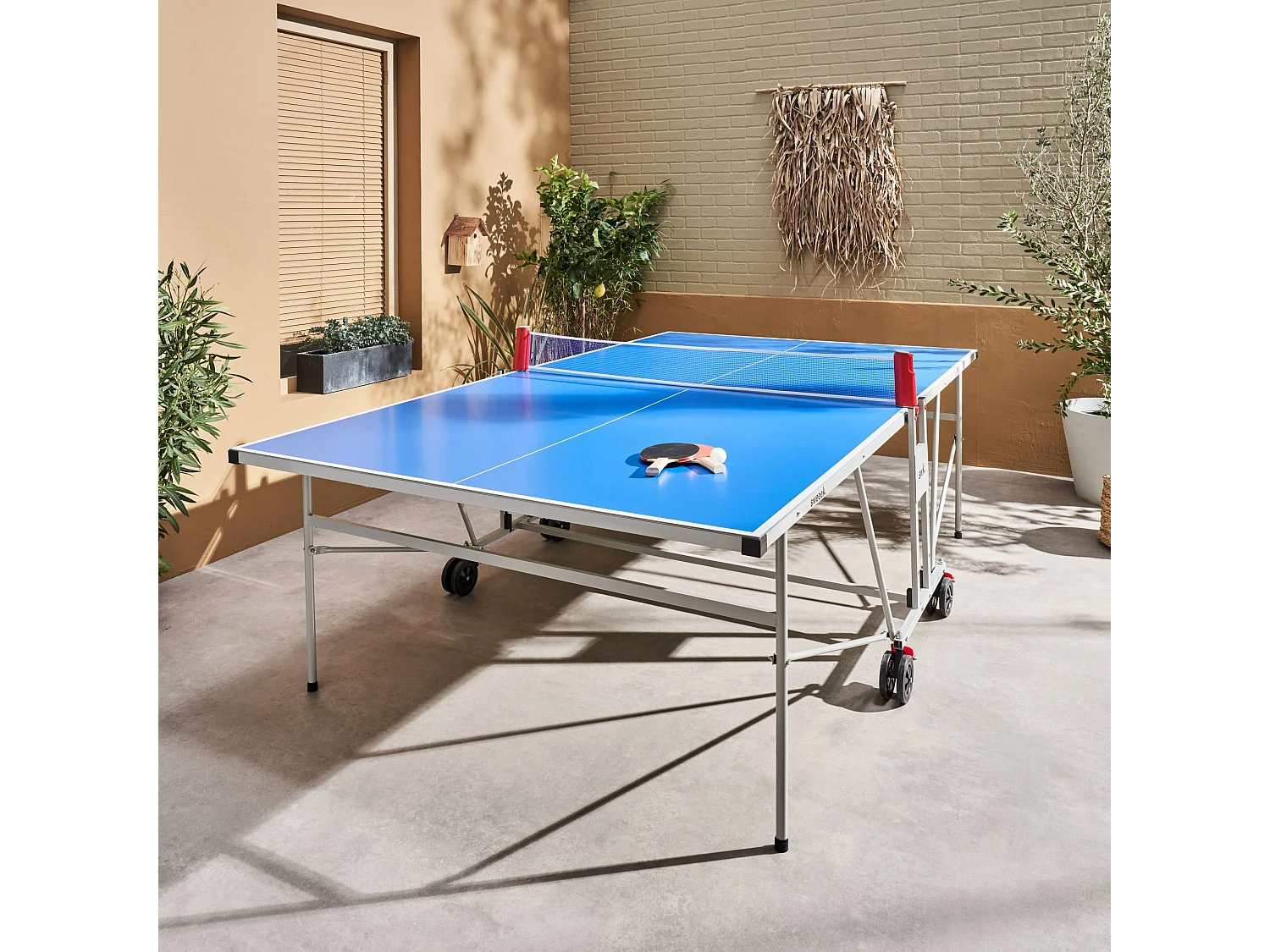 Tavolo da ping pong pieghevole per esterni con 4 racchette e 6
