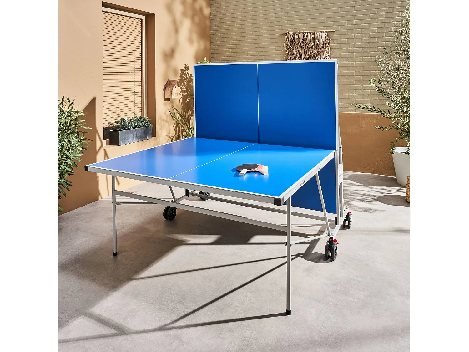 Tavolo da ping pong pieghevole per esterni con 4 racchette e 6